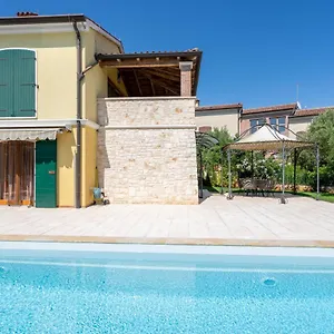 Charming Orange With Private Pool And Garden Oasis Apartment Tar-Vabriga